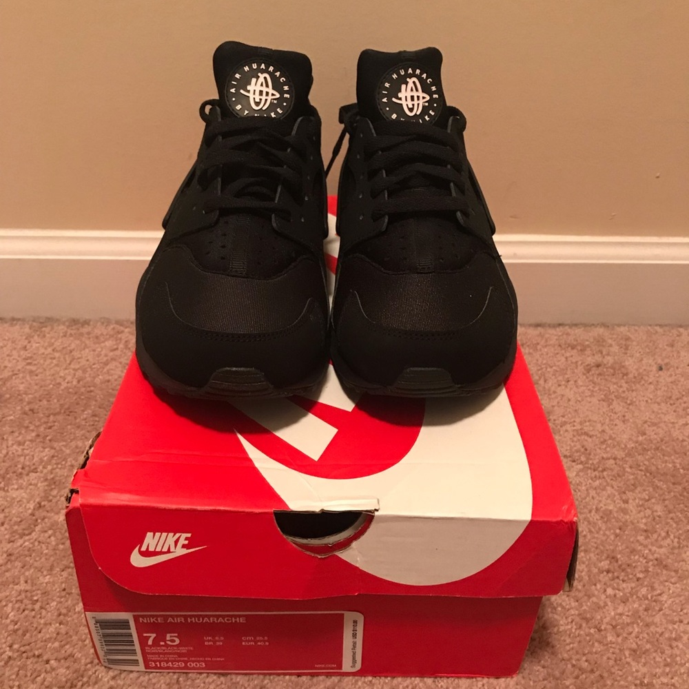Nike Air Huarache Size 7.5